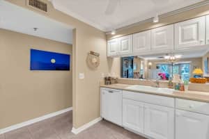 936 CAPRI ISLES BOULEVARD, VENICE, FL 34292 Sold 05/01/25