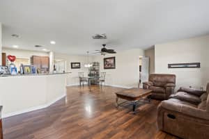 427 CANTERBURY ROAD, VENICE, FL 34293 Sold 08/29/25