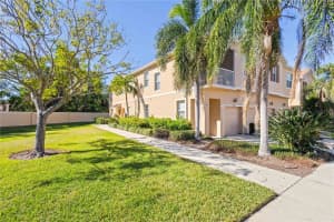 3691 Parkridge Cir #201, SARASOTA