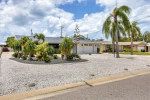325 Fiesole St, VENICE