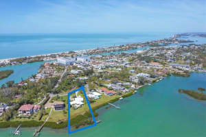 215 LOUELLA LANE, NOKOMIS, FL 34275 Sold 05/16/25