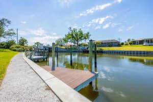 51 OAKWOOD DRIVE, ENGLEWOOD, FL 34223 - MLS#MFRN6137713