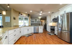 5017 CANTERBURY DRIVE, SARASOTA, FL 34243 Sold 05/07/25