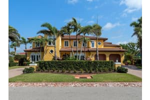 416 Baycrest Dr, VENICE