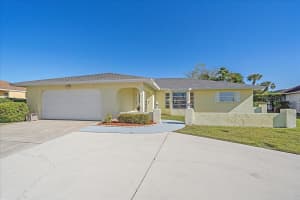 1003 N Gondola Dr, VENICE