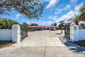 2211 Englewood Rd, ENGLEWOOD