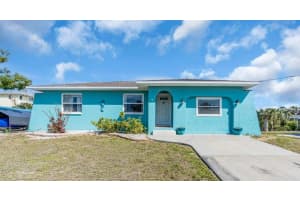 328 Channel Ln, NOKOMIS