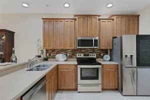 11007 BATELLO DRIVE, VENICE, FL 34292 Sold 08/29/25
