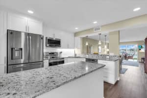 250 SANTA MARIA STREET, VENICE, FL 34285 Sold 06/27/25