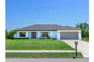 6126 Spinnaker Blvd, ENGLEWOOD