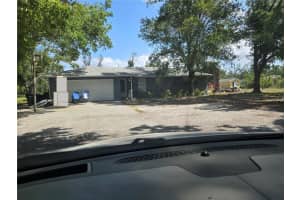 751 Arabian Cir, NOKOMIS