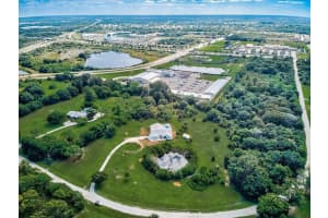 1104 Twin Laurel Blvd, NOKOMIS