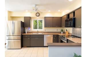1566 TALLYWOOD DRIVE, SARASOTA, FL 34237 Sold 06/02/25