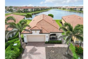 10093 Cozy Grove Dr Venice, FL 34293 - Off Market