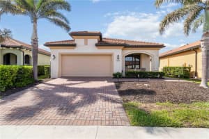 10093 Cozy Grove Dr Venice, FL 34293 - Off Market