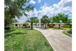 607 BAY POINT AVENUE, NOKOMIS, FL 34275 Sold 09/03/25