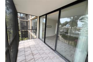 618 BIRD BAY DRIVE, VENICE, FL 34285 - MLS#MFRN6138725