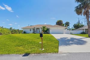 381 LA PLAYA LANE, PORT CHARLOTTE, FL 33953 Sold 06/27/25