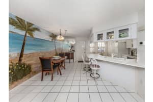 528 VENICE AVENUE, VENICE, FL 34285 - MLS#MFRN6138875