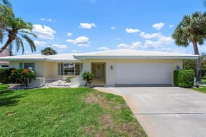 465 LAURENCIN DRIVE, NOKOMIS, FL 34275 Sold 07/25/25