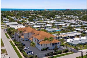 235 Base Ave E #207, VENICE