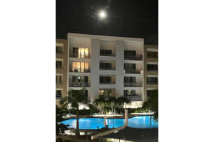 1703 N Tamiami Trl #303, SARASOTA