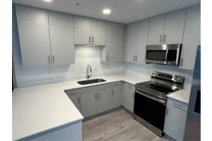 1703 TAMIAMI TRAIL, SARASOTA, FL 34234 - MLS#MFRN6139171