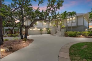 755 EAGLE POINT DRIVE, VENICE, FL 34285 Sold 09/19/25