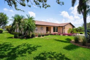925 DORAL LANE, VENICE, FL 34293 Sold 07/21/25
