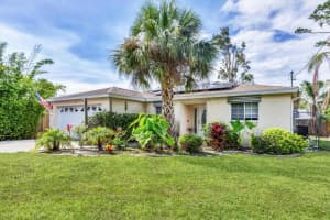 2445 APACHE STREET, SARASOTA, FL 34231 - MLS#MFRN6139245
