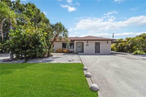 2555 Yucca Rd, VENICE
