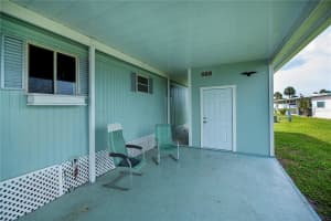 527 WALNUT CIRCLE, VENICE, FL 34285 Sold 08/15/25