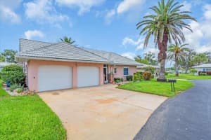 16 Oakwood Dr N #16, ENGLEWOOD