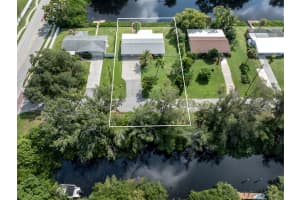 605 BARNES PARKWAY, NOKOMIS, FL 34275 Sold 10/16/25