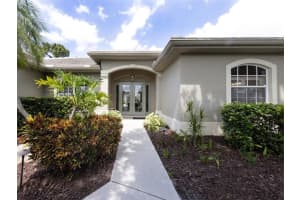 129 Wayforest Dr, VENICE