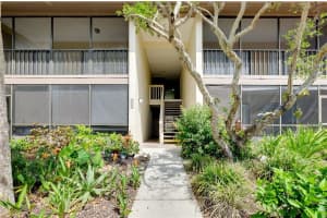 650 Bird Bay Dr E #203, VENICE