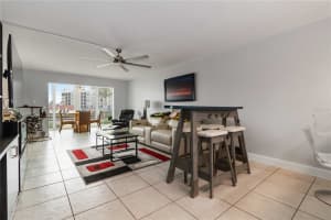 250 SANTA MARIA STREET, VENICE, FL 34285 - MLS#MFRN6139729
