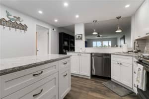 250 SANTA MARIA STREET, VENICE, FL 34285 - MLS#MFRN6139729