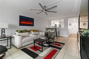 250 SANTA MARIA STREET, VENICE, FL 34285 - MLS#MFRN6139729