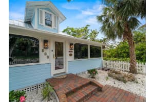 713 EAGLE POINT DRIVE, VENICE, FL 34285 - MLS#MFRN6139855