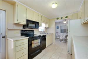 209 ROMA ROAD, VENICE, FL 34285 - MLS#MFRN6139889