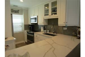 1400 TARPON CENTER DRIVE, VENICE, FL 34285 - MLS#MFRN6139928