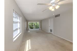 512 VENICE AVENUE, VENICE, FL 34285 Sold 09/03/25