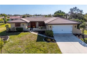14 Stone Mountain Blvd, ENGLEWOOD