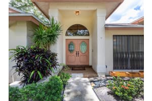 1622 OAK CIRCLE, SARASOTA, FL 34232 Sold 10/14/25