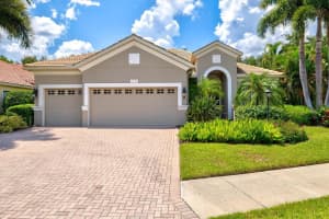 7210 LAKE FOREST GLEN, LAKEWOOD RANCH, FL 34202 - MLS#MFRN6140110