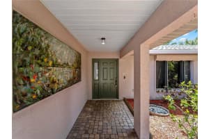 8429 CYPRESS LAKE CIRCLE, SARASOTA, FL 34243 - MLS#MFRN6140133