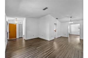 8429 CYPRESS LAKE CIRCLE, SARASOTA, FL 34243 - MLS#MFRN6140133