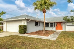 5221 LEMON BAY DRIVE, VENICE, FL 34293 - MLS#MFRN6140163