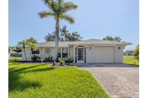 422 Pineview Dr, VENICE